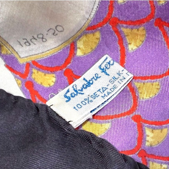 Salvatore Ferragamo multicolour  shoe collection silk scarf - 33x34 - Picture 4 of 7